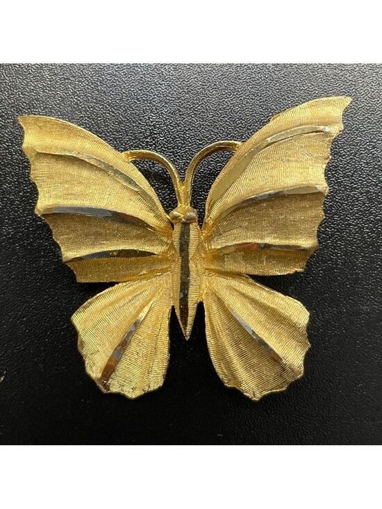BSK Jewelry - BSK 1950s Vintage Gold Tone Brushed Butterfly Brooch Stamped Estate Rare Find